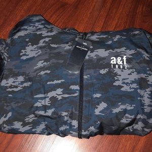 Reversible full zip camp